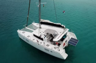 3. Lagoon 400 renta de botes cartagena colombia