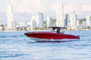 Lancha Motomarlin renta de lanchas deportivas cartagena colombia