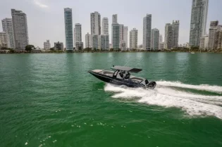 5. Lancha Ponky I renta de lanchas deportivas cartagena colombia